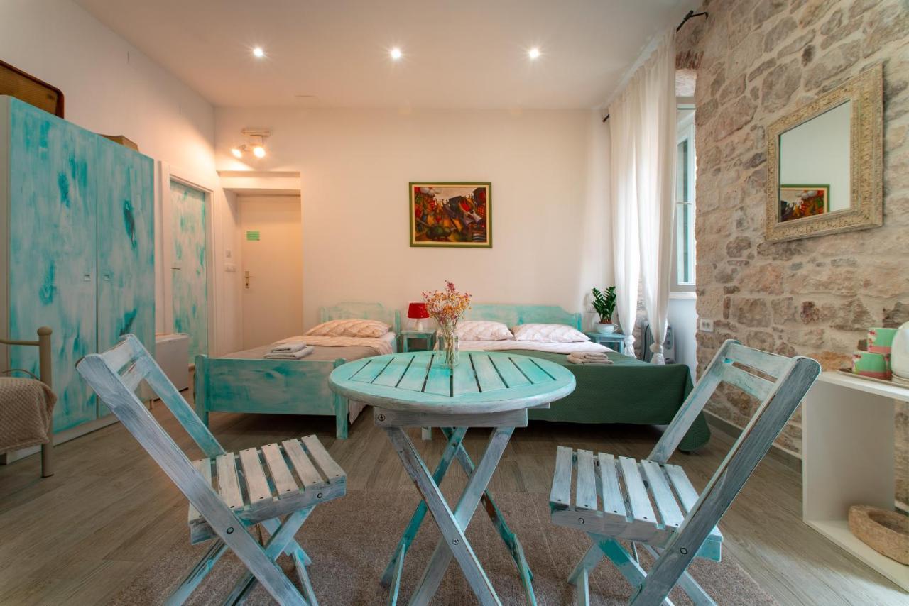 Rooms And Apartments Djanovic Spalato Esterno foto
