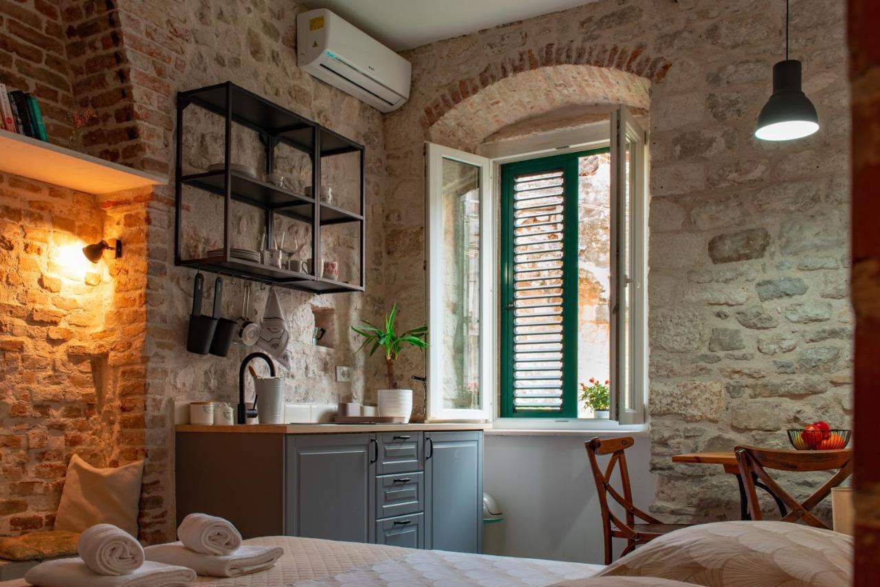 Rooms And Apartments Djanovic Spalato Esterno foto